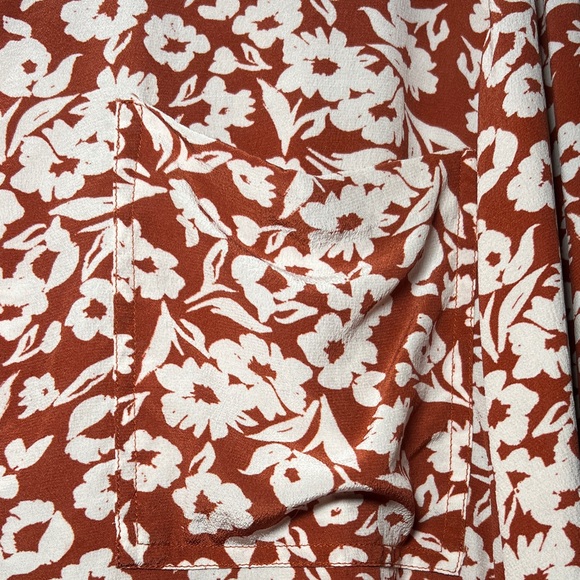 Roller Rabbit Rust/Orange and White Floral 3/4 Button Down Shirt size XS - Picture 5 of 13
